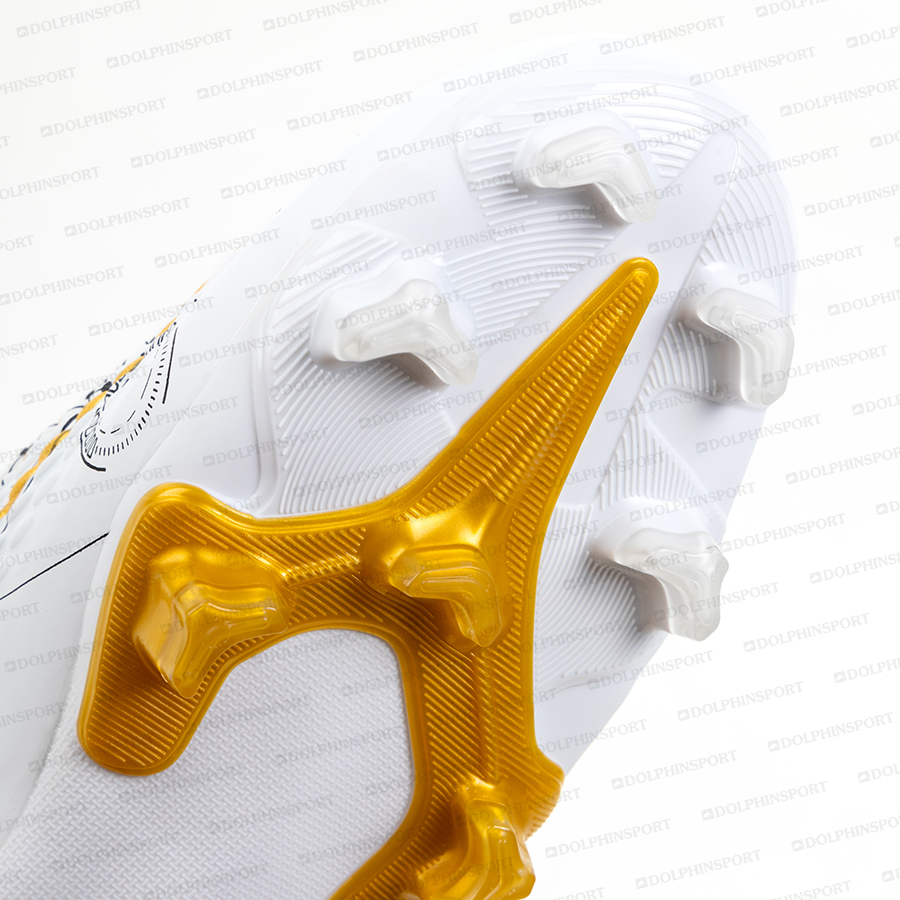 Бутсы футбольные KR-185 белый