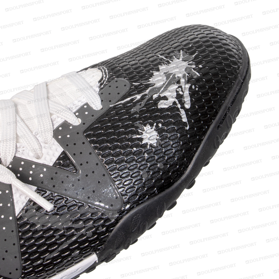 Бутсы футбольные KR-193 черно-белые