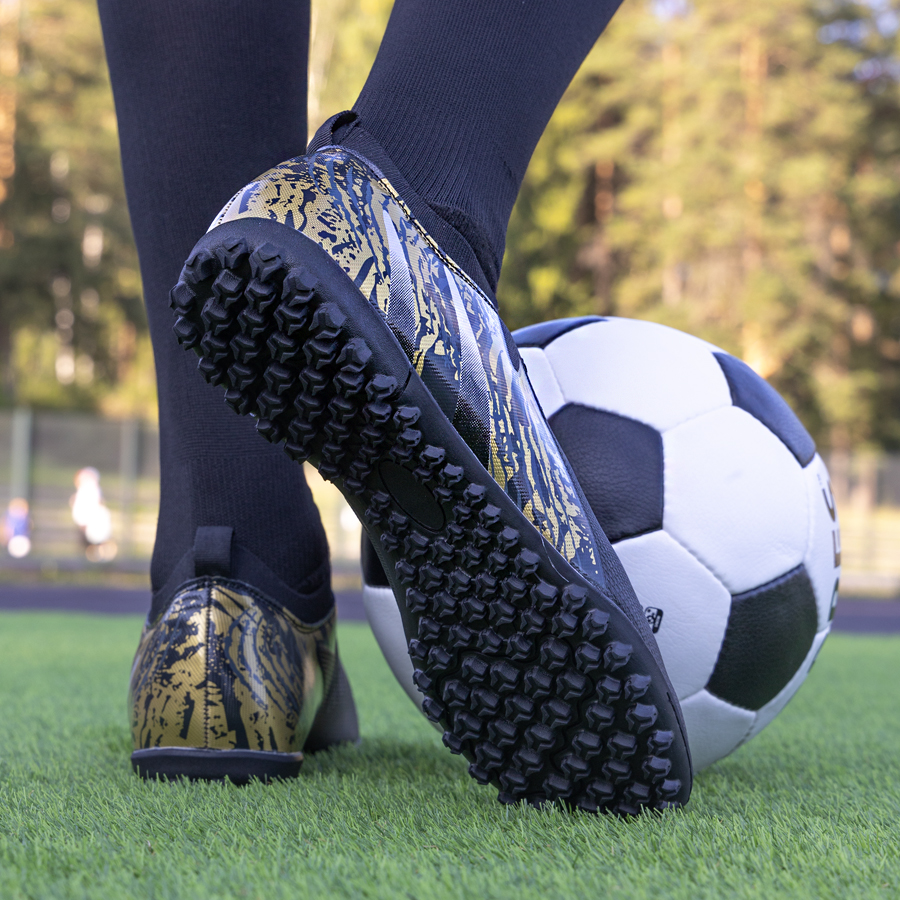 Бутсы футбольные KR-201 черно-золотистые