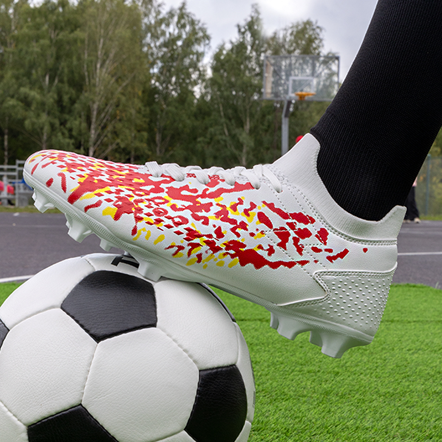 Бутсы футбольные KR-130 белый-черный