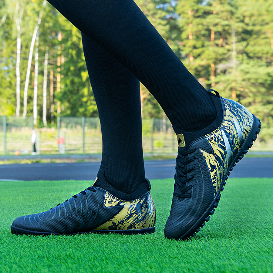 Бутсы футбольные KR-201 черно-золотистые