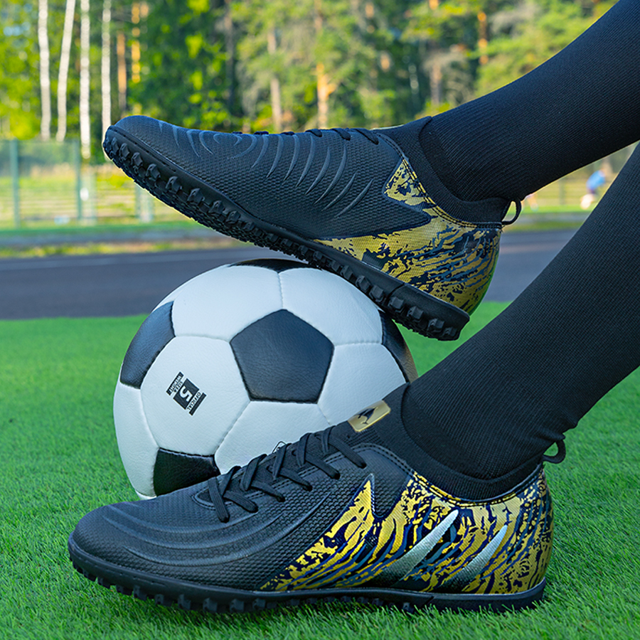 Бутсы футбольные KR-201 черно-золотистые