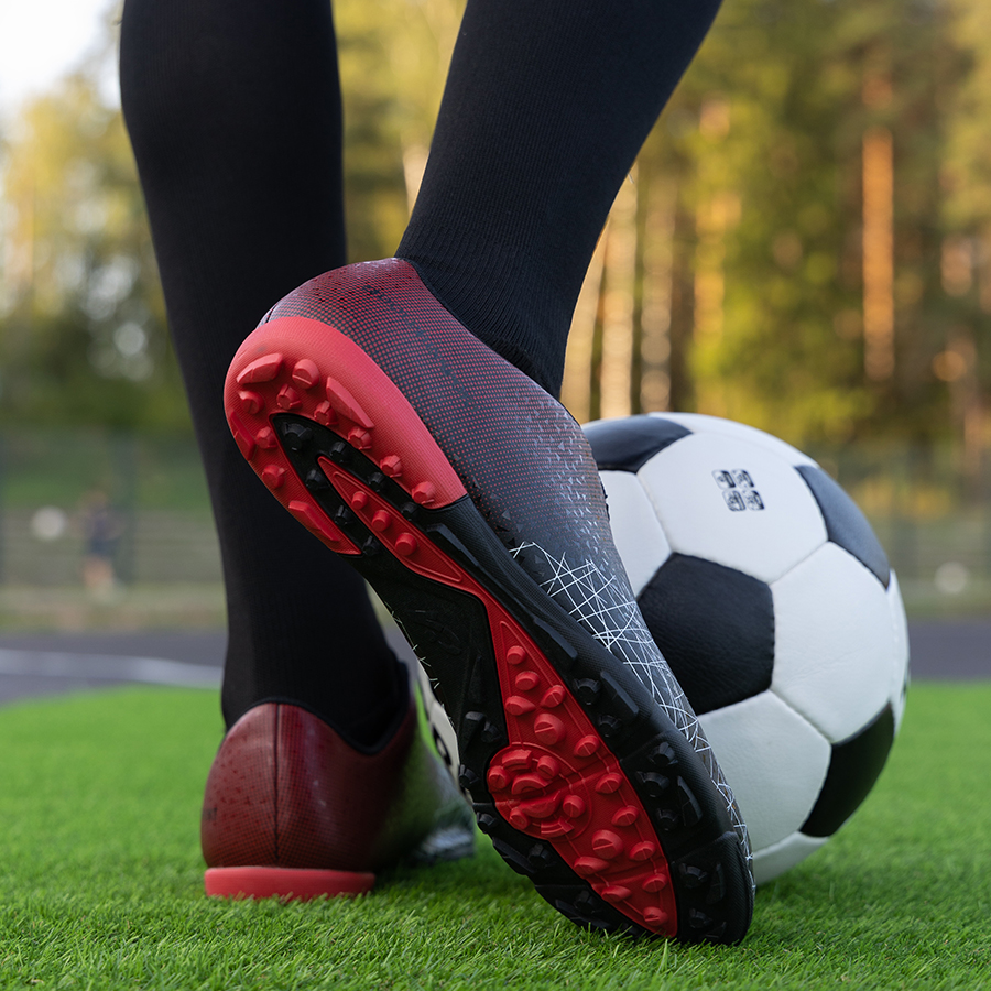 Бутсы футбольные KR-061 черно-красные