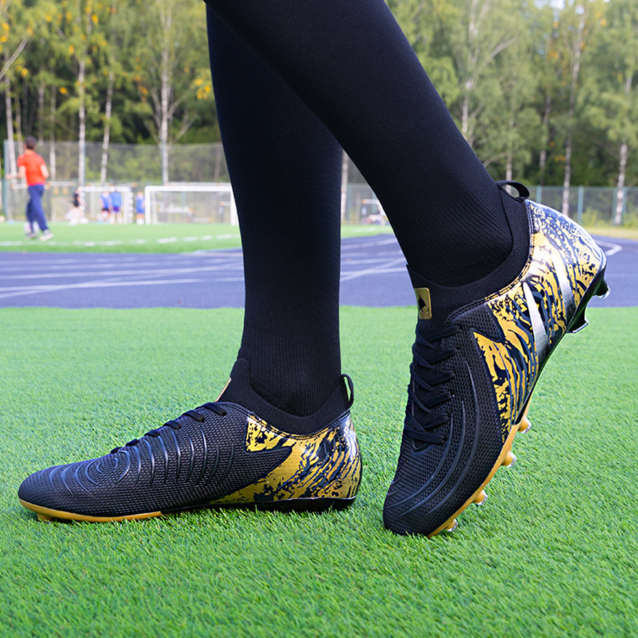 Бутсы футбольные KR-208 черно-золотистые