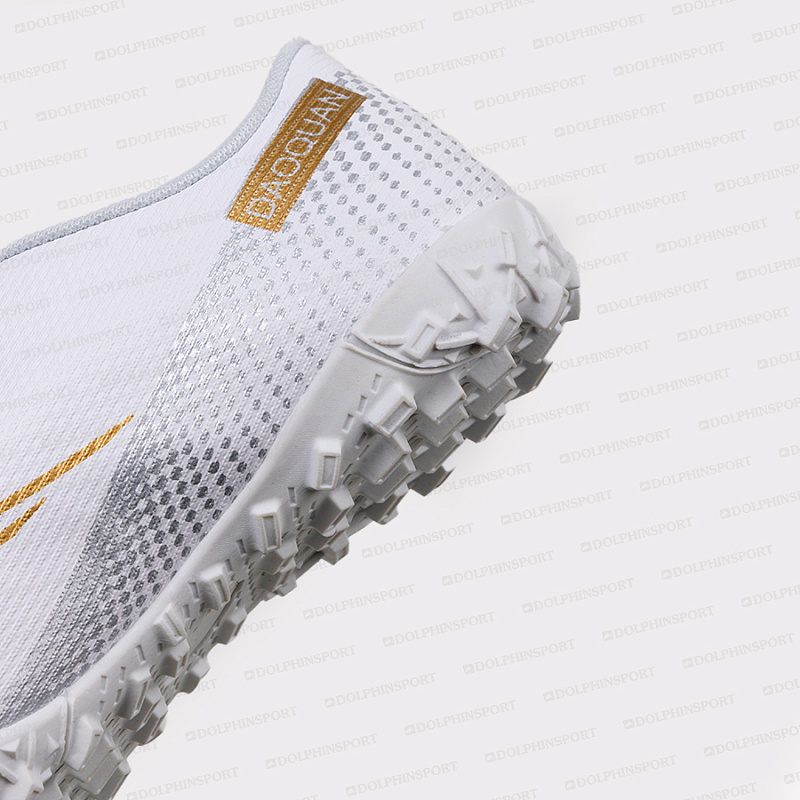 Бутсы футбольные KR-132 белые